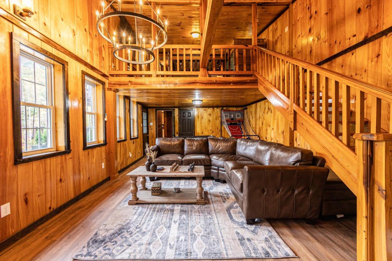 Fun Cabin With Hot Tub, Pool Table & Fire Pit - Big Blue Bryson City Exteriör bild