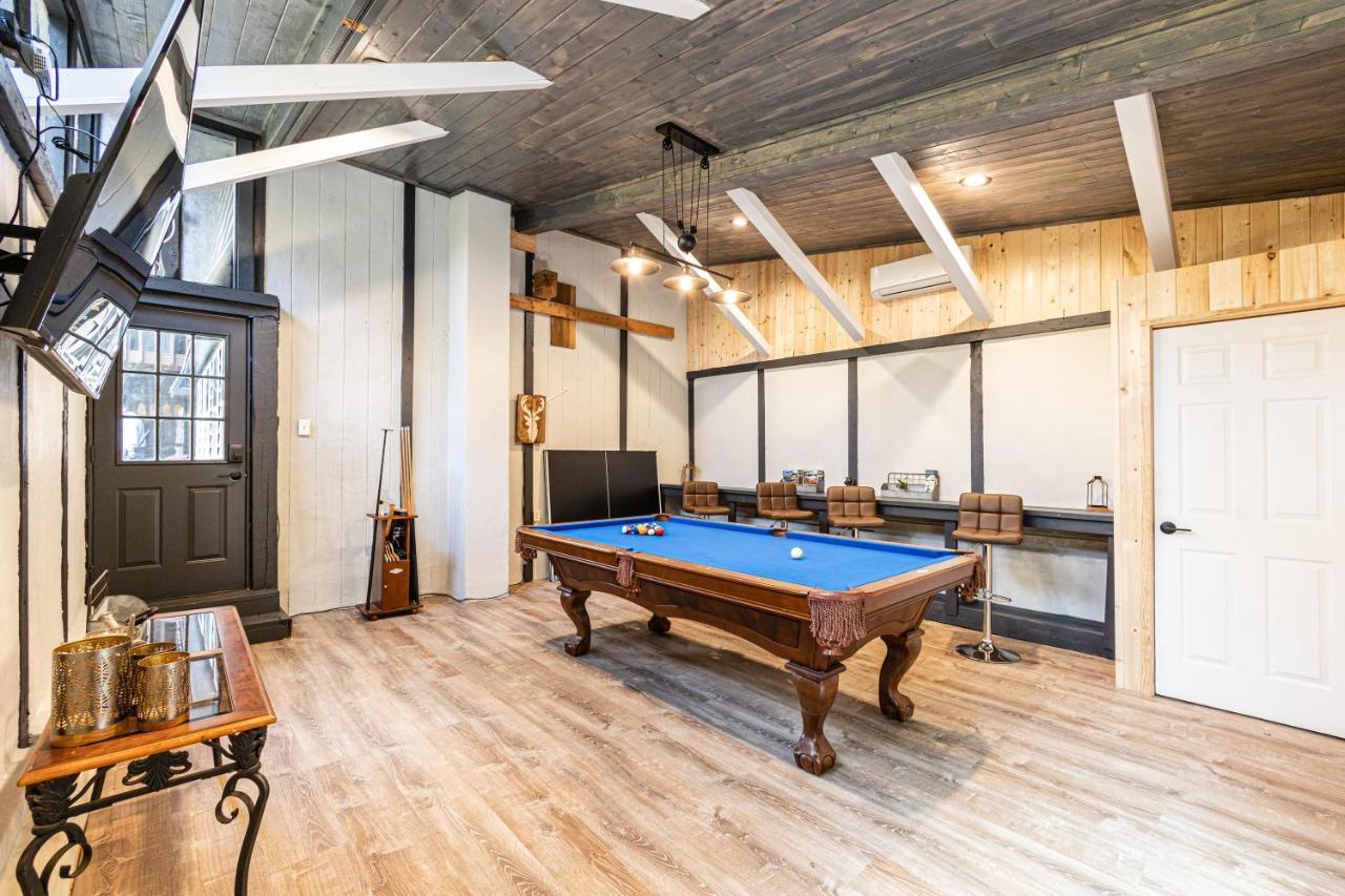 Fun Cabin With Hot Tub, Pool Table & Fire Pit - Big Blue Bryson City Exteriör bild